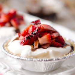 Skinny Mini Strawberry Balsamic Cream Pies